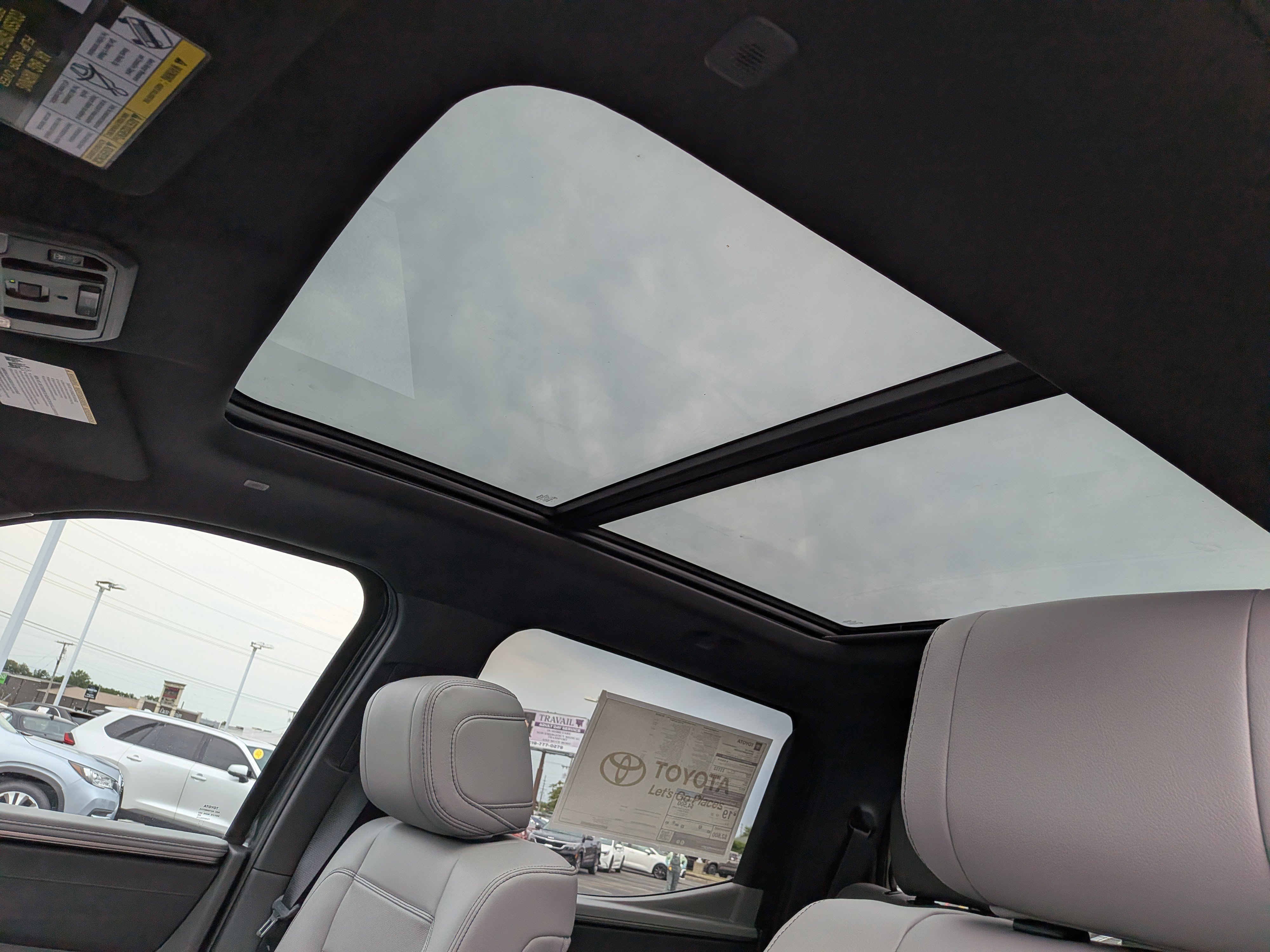 New 2026 Toyota Tundra Limited AWD/4WD image 12