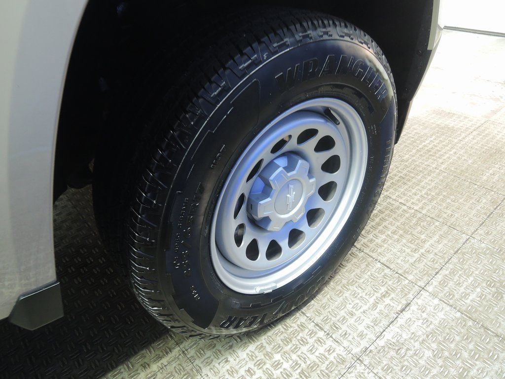 Used 2024 Chevrolet Colorado W/T image 32