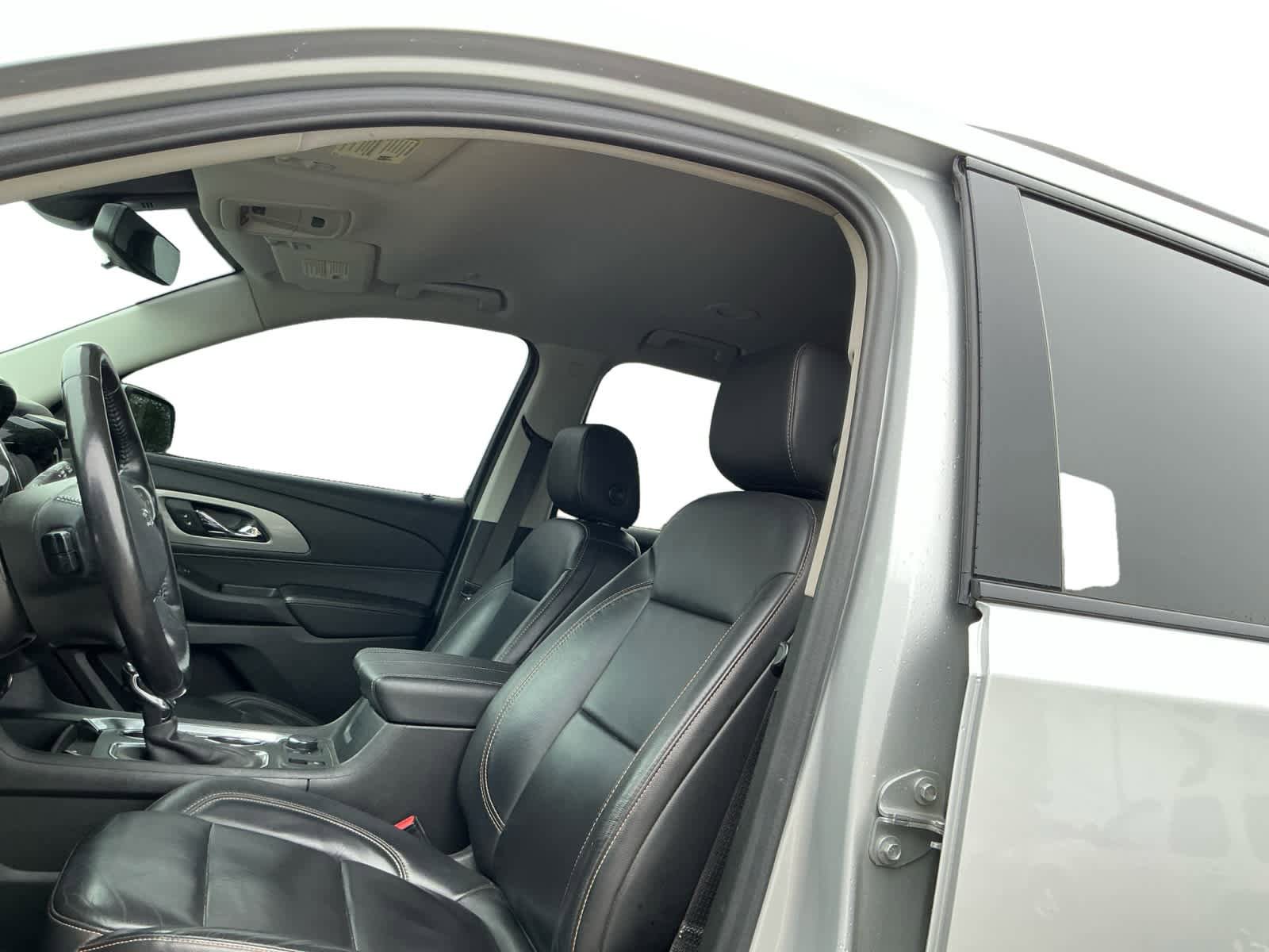Used 2021 Chevrolet Traverse RS AWD/4WD image 9