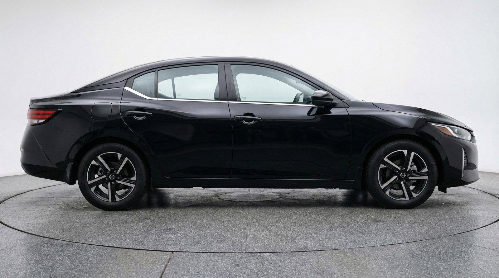 Used 2025 Nissan Sentra SV image 11