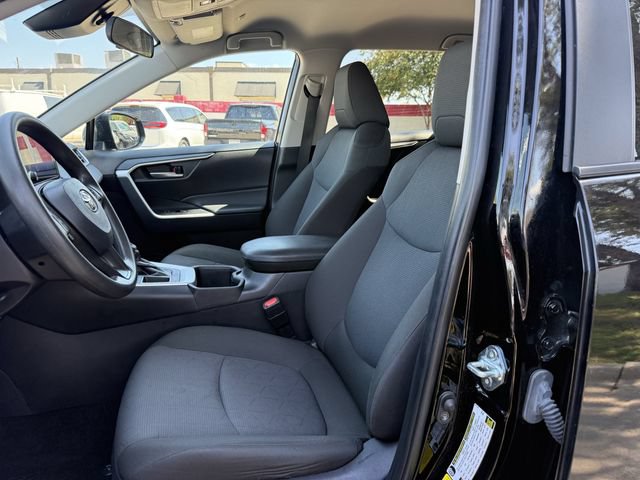 Used 2025 Toyota RAV4 XLE FWD image 26