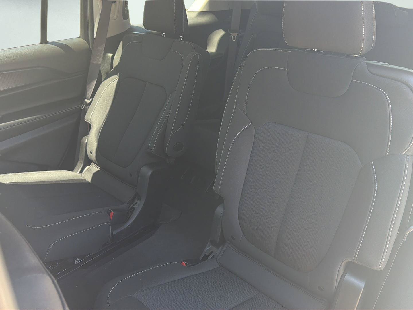 Used 2023 Jeep Grand Cherokee L Laredo AWD/4WD image 12