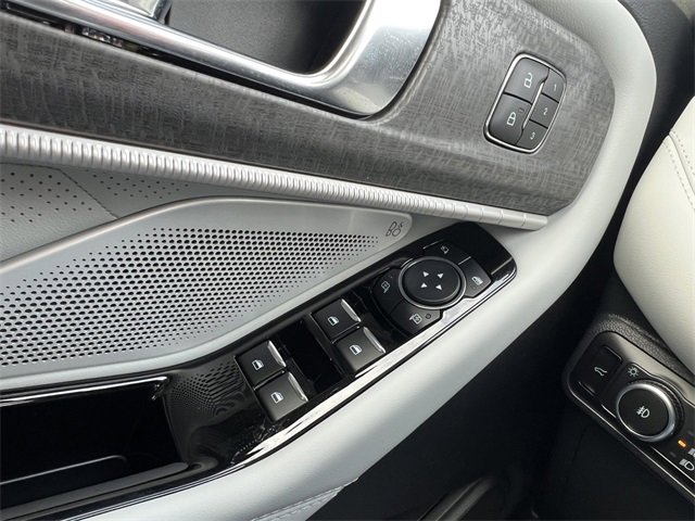 New 2026 Ford Explorer Platinum w/ LUX Leather Package image 28