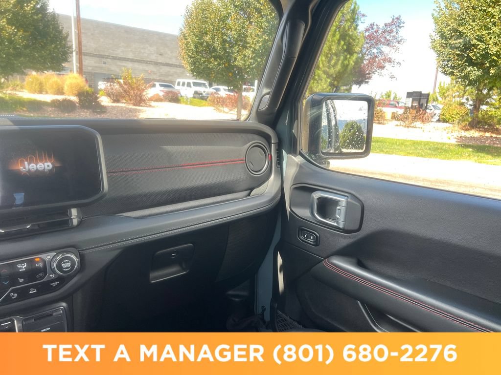 Used 2024 Jeep Wrangler Unlimited Rubicon AWD/4WD image 26