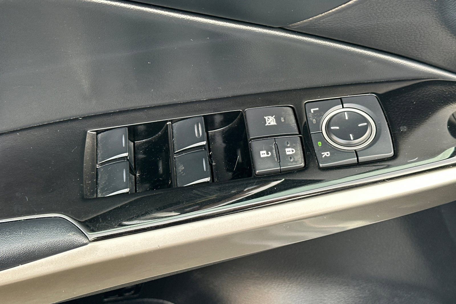 Used 2016 Lexus IS 200t image 12