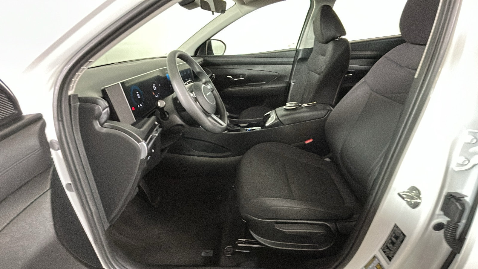 Certified 2025 Hyundai Tucson SE FWD image 15
