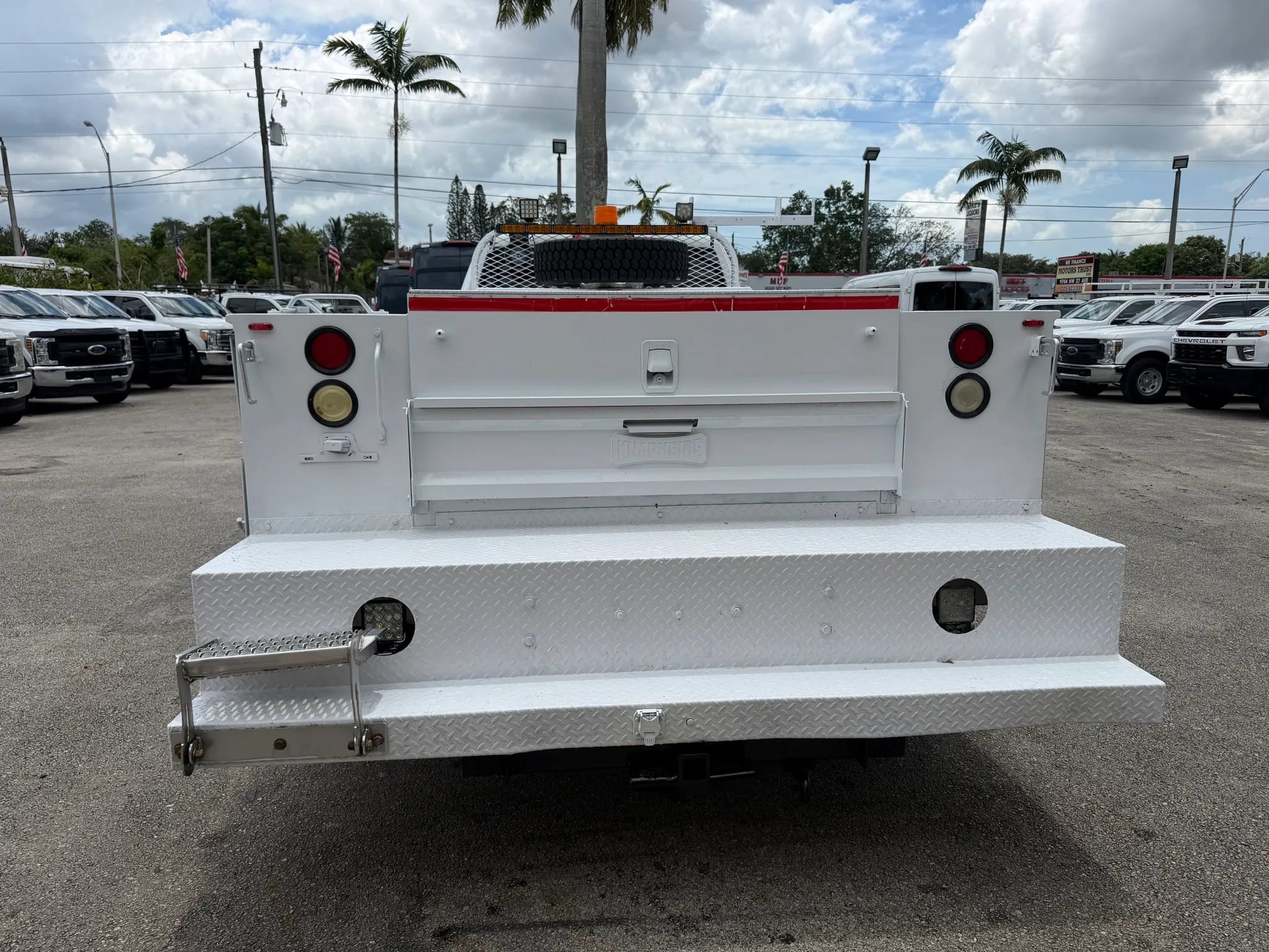 Used 2017 RAM 5500 4x4 Crew Cab Tradesman w/ Payload Upgrade Package image 6