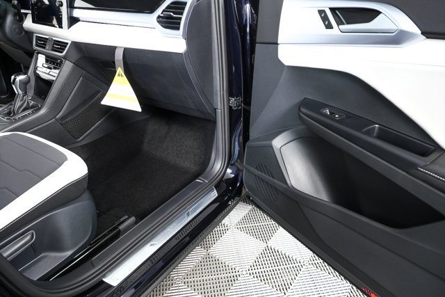 New 2026 Volkswagen Taos SE image 24