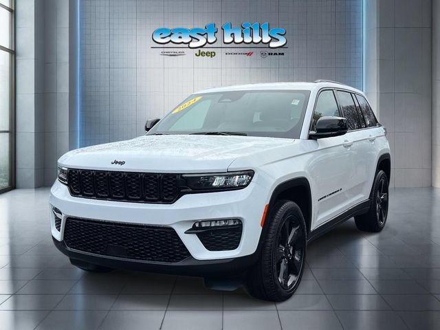 Certified 2024 Jeep Grand Cherokee Limited w/ Black Appearance Package AWD/4WD image 3