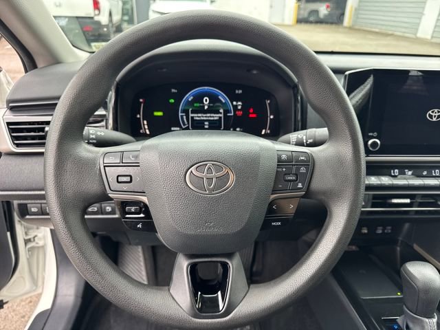 Used 2025 Toyota Camry LE FWD image 18