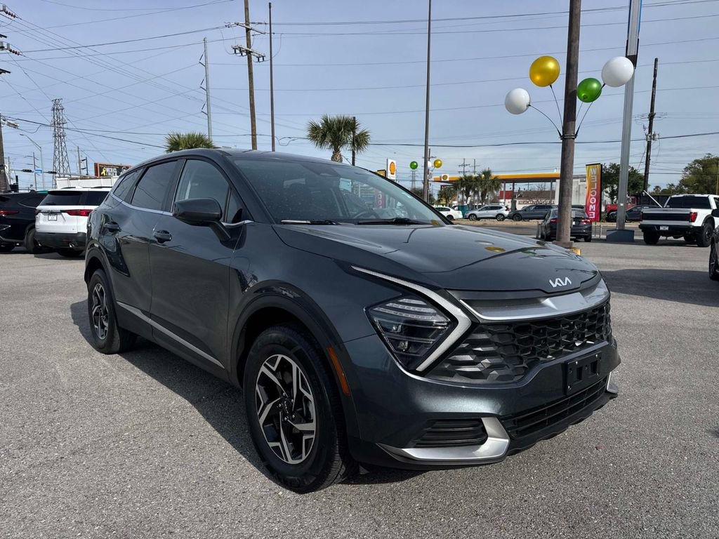 Used 2024 Kia Sportage LX image 1