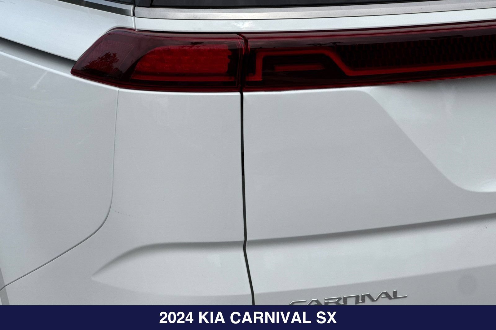Used 2024 Kia Carnival SX Prestige FWD image 29