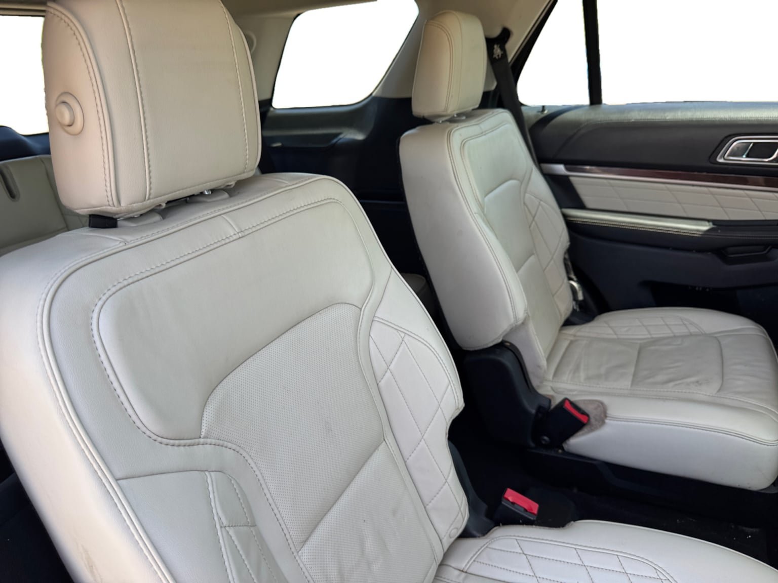 Used 2018 Ford Explorer Platinum AWD/4WD image 18