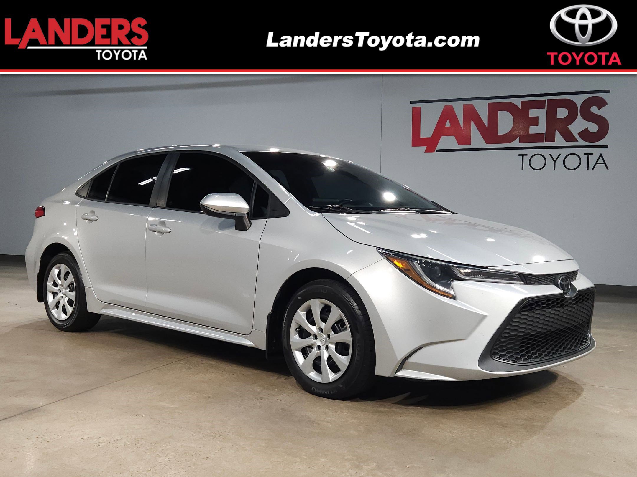 Used 2022 Toyota Corolla LE image 1