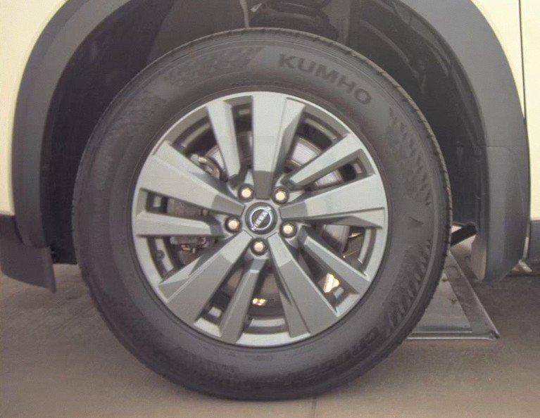 Used 2024 Nissan Pathfinder SV AWD/4WD image 34