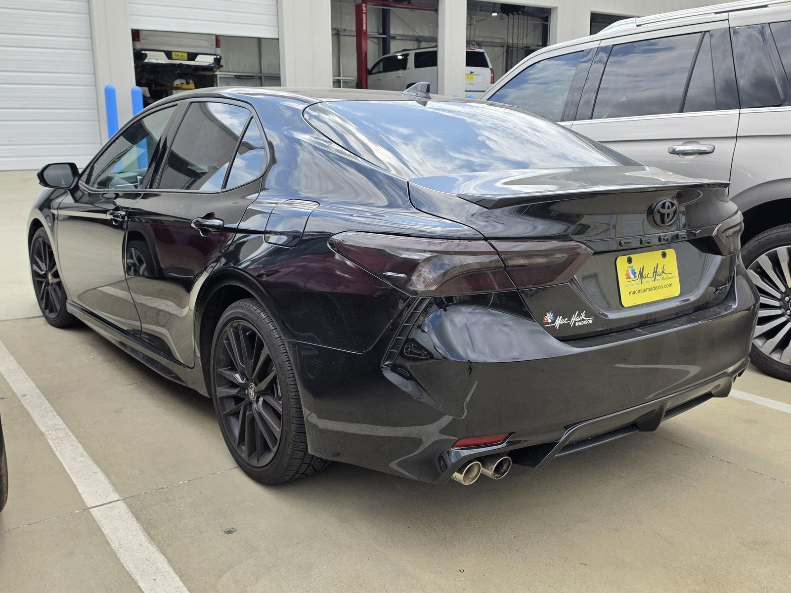 Used 2021 Toyota Camry XSE image 18