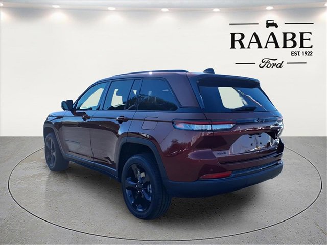 Used 2025 Jeep Grand Cherokee Altitude image 5