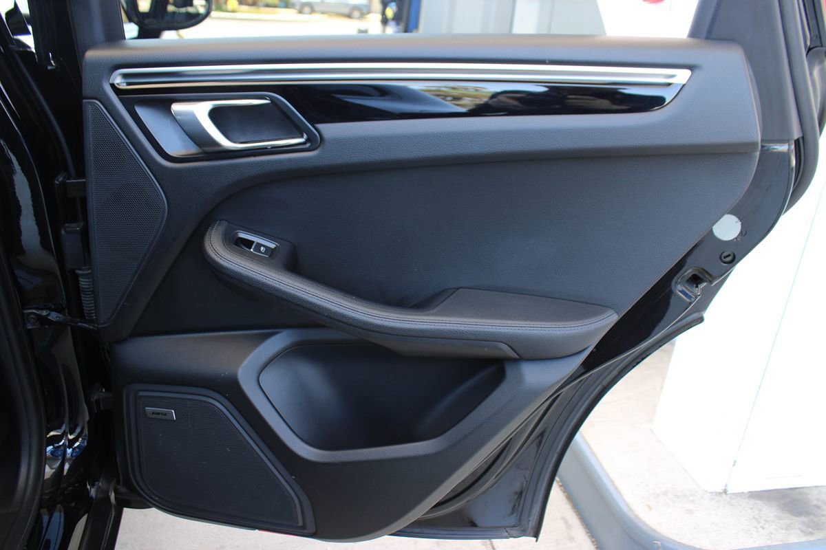 Used 2021 Porsche Macan AWD/4WD image 47
