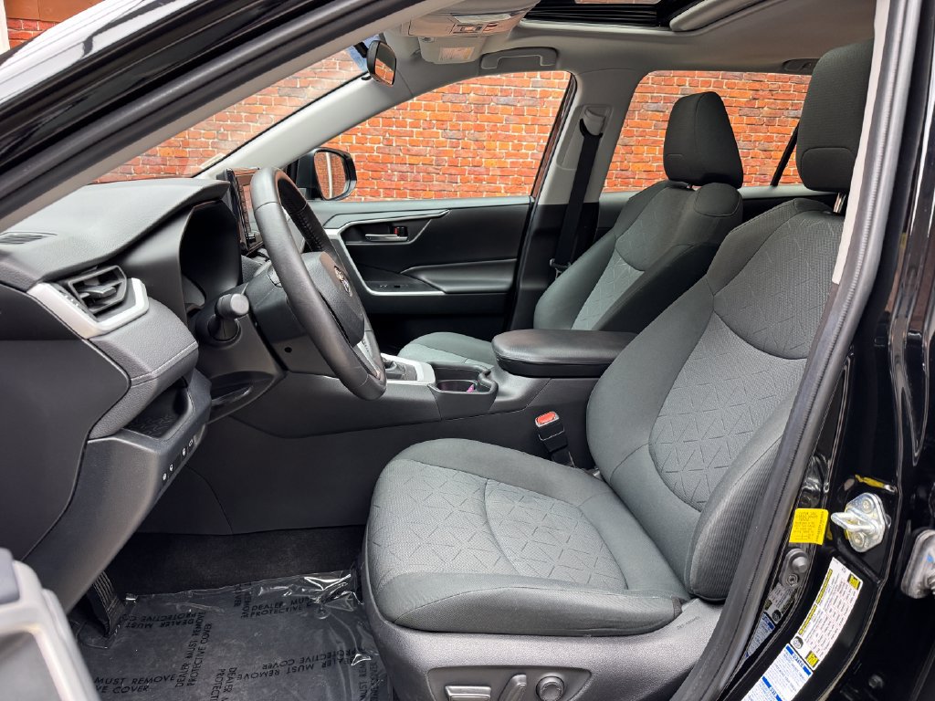 Used 2020 Toyota RAV4 XLE w/ Convenience Package AWD/4WD image 26