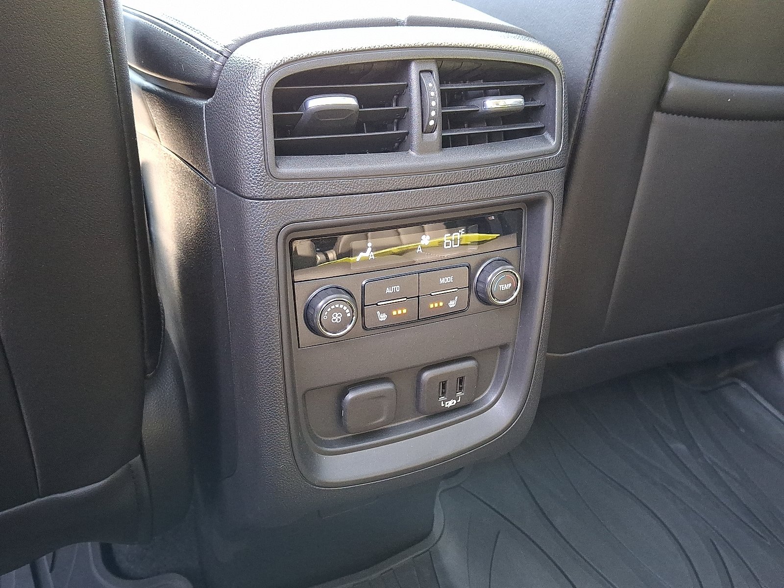 Used 2020 Buick Envision Essence w/ Experience Buick Package AWD/4WD image 13