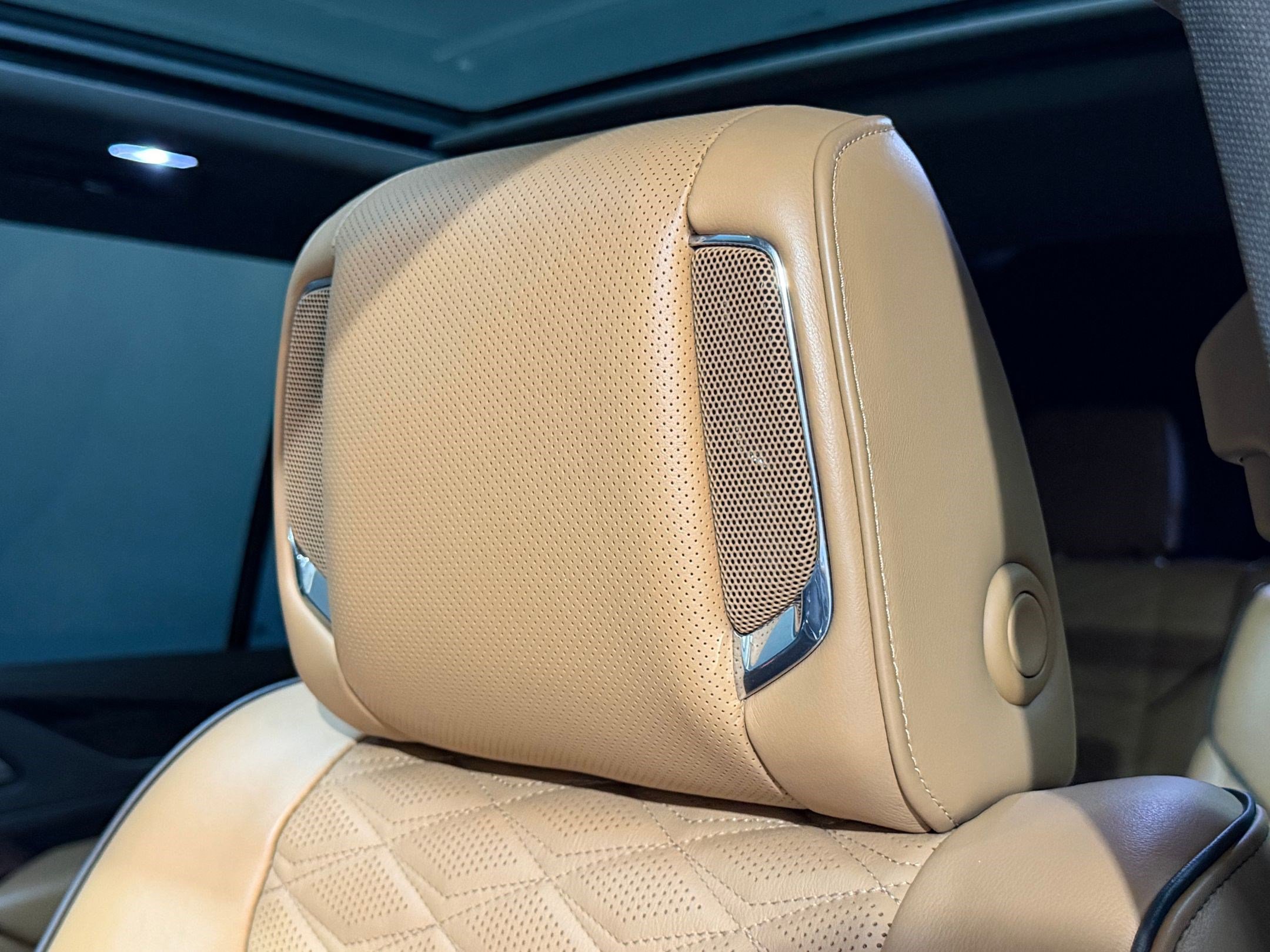 Certified 2023 Cadillac Escalade ESV Premium Luxury image 28