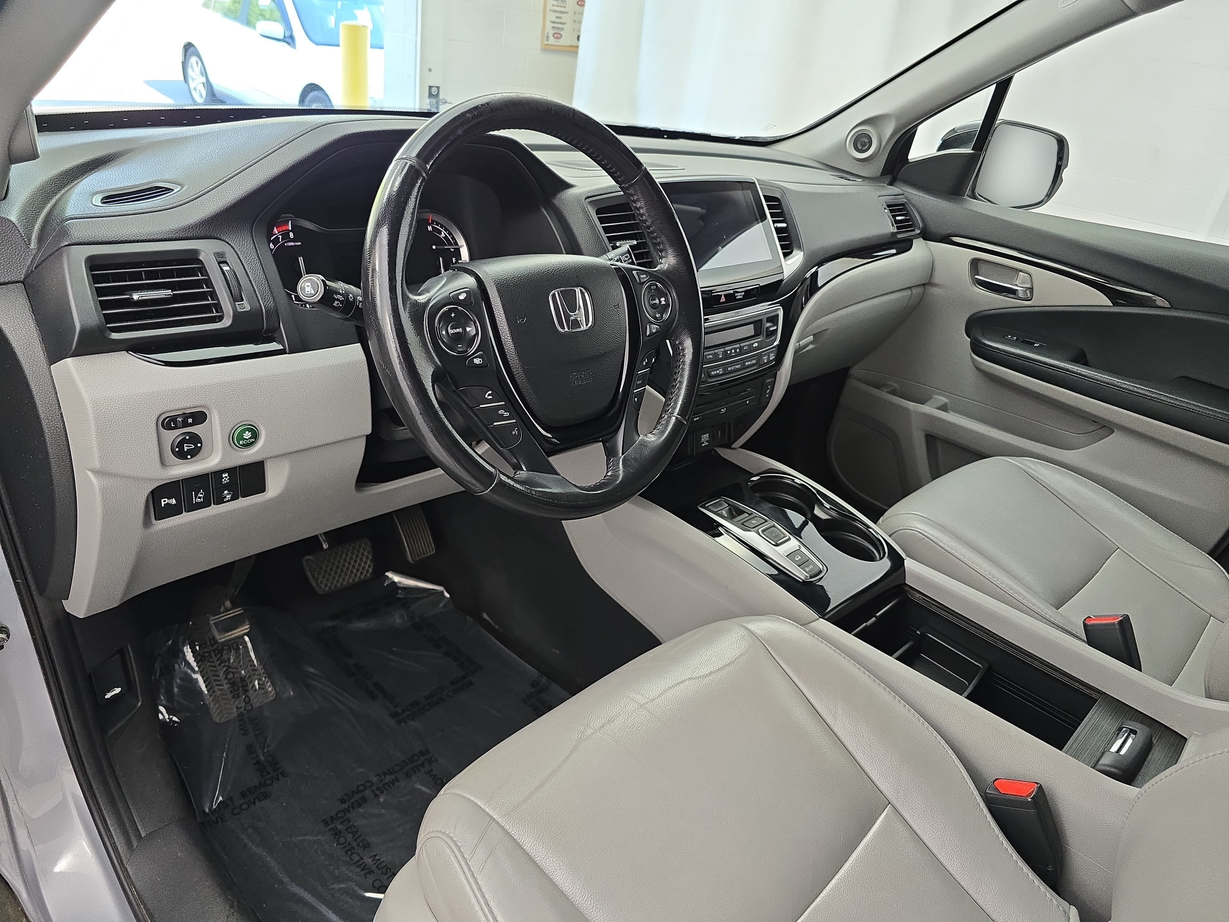 Used 2018 Honda Pilot Touring image 17