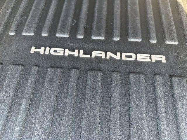 Used 2024 Toyota Highlander Platinum image 37