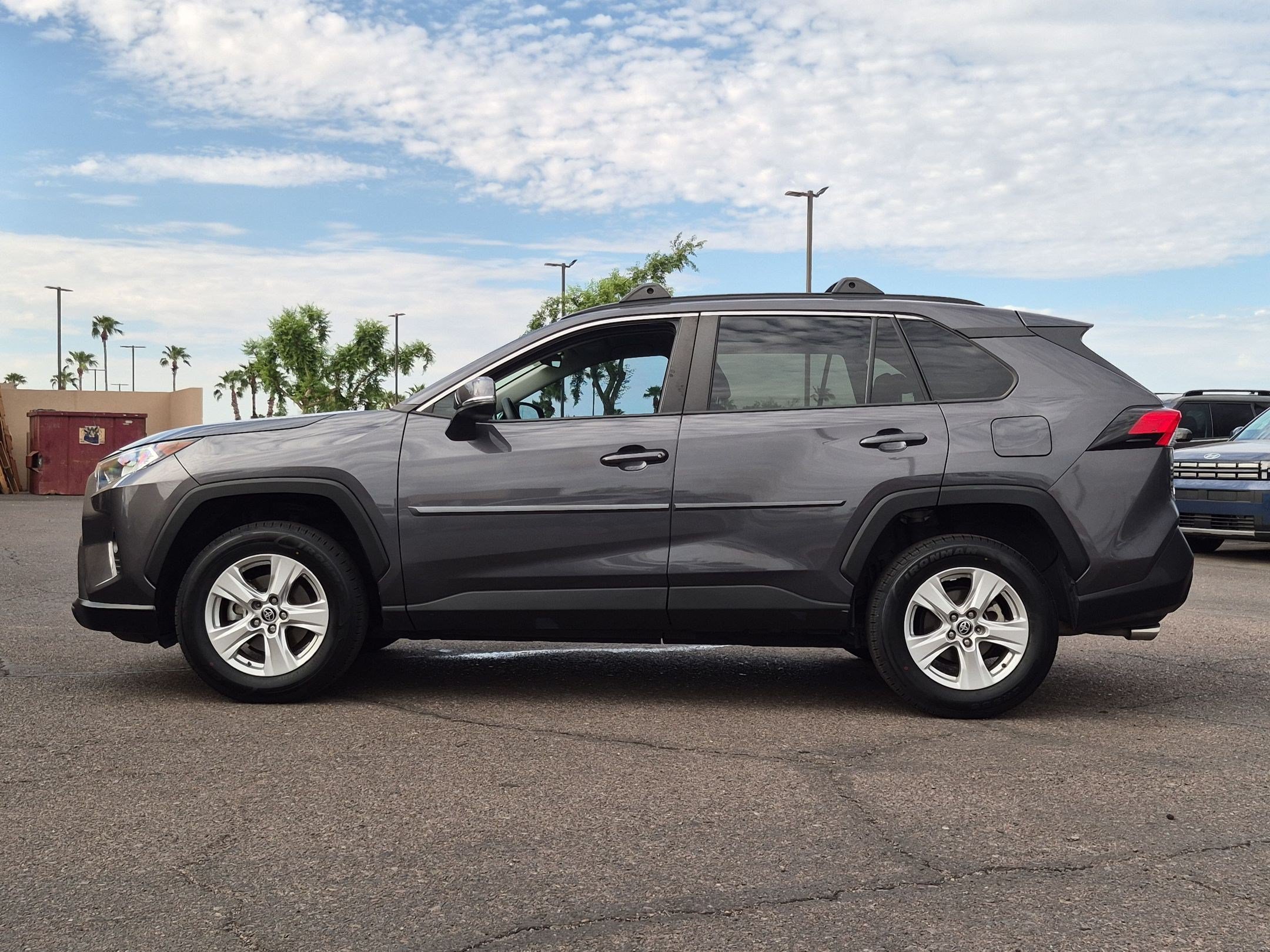 Used 2021 Toyota RAV4 XLE w/ Carpet Mat Package (TMS) FWD image 9