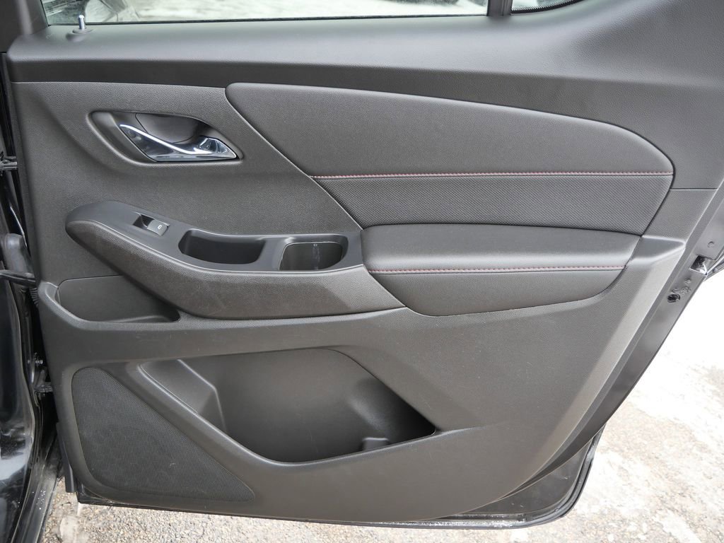 Used 2023 Chevrolet Traverse RS image 15