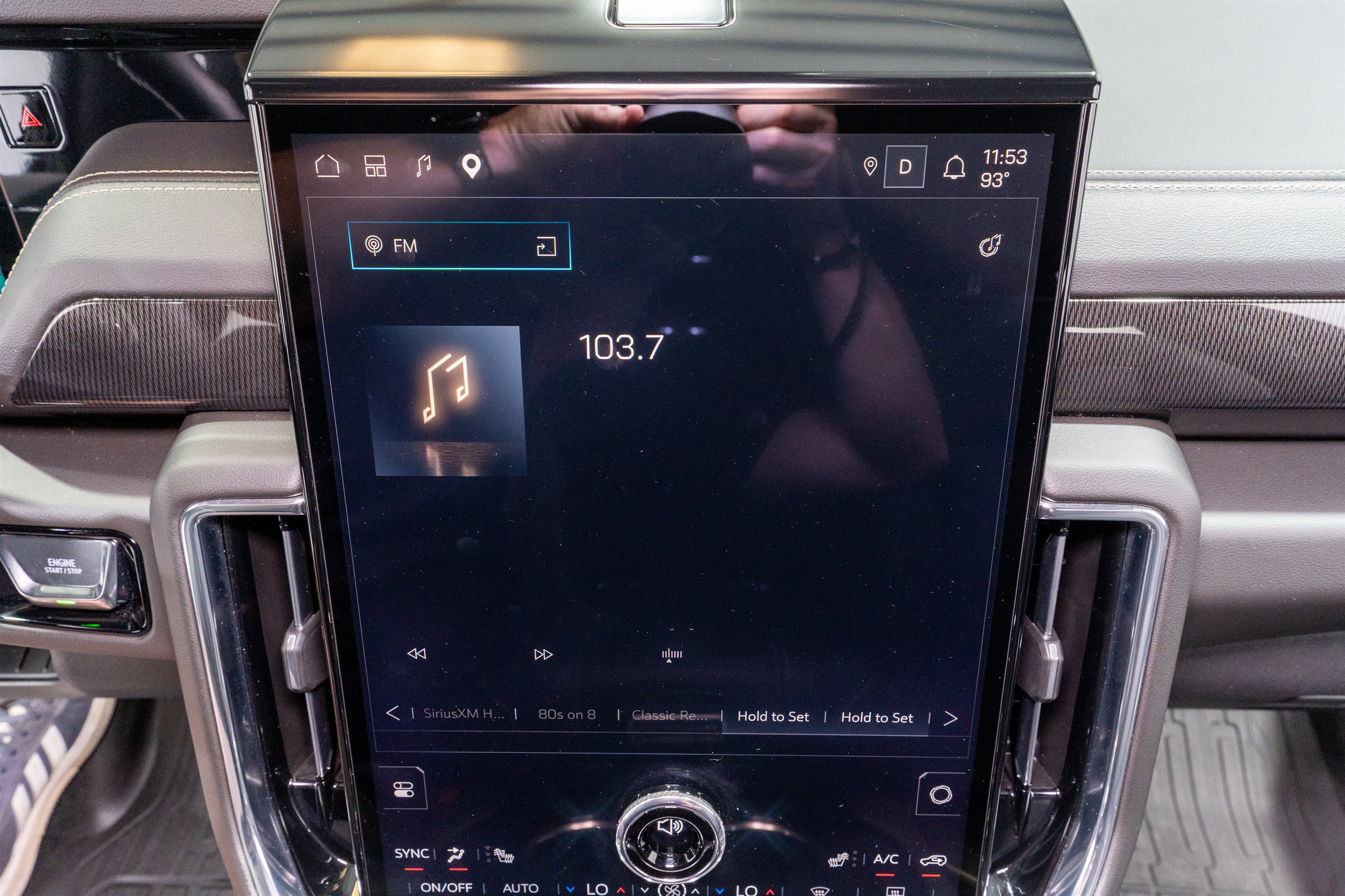 Used 2025 GMC Yukon Elevation AWD/4WD image 19