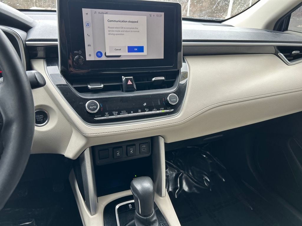 Used 2023 Toyota Corolla Cross XLE w/ Convenience Package image 11