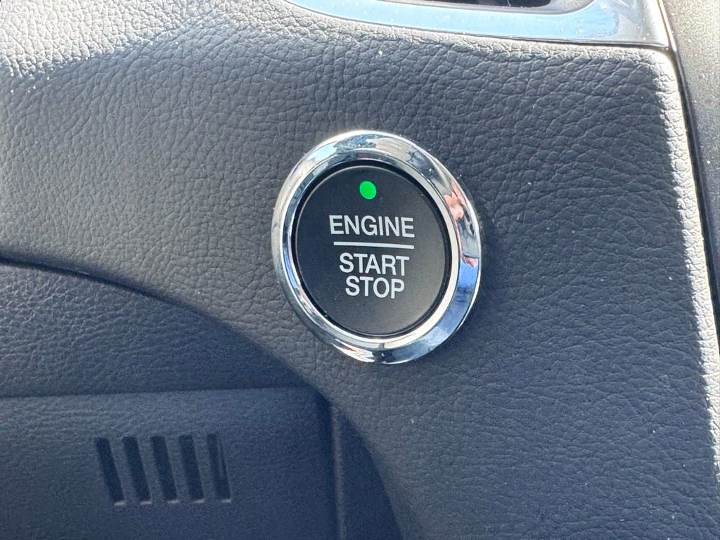 Used 2024 Ford Edge Titanium image 7