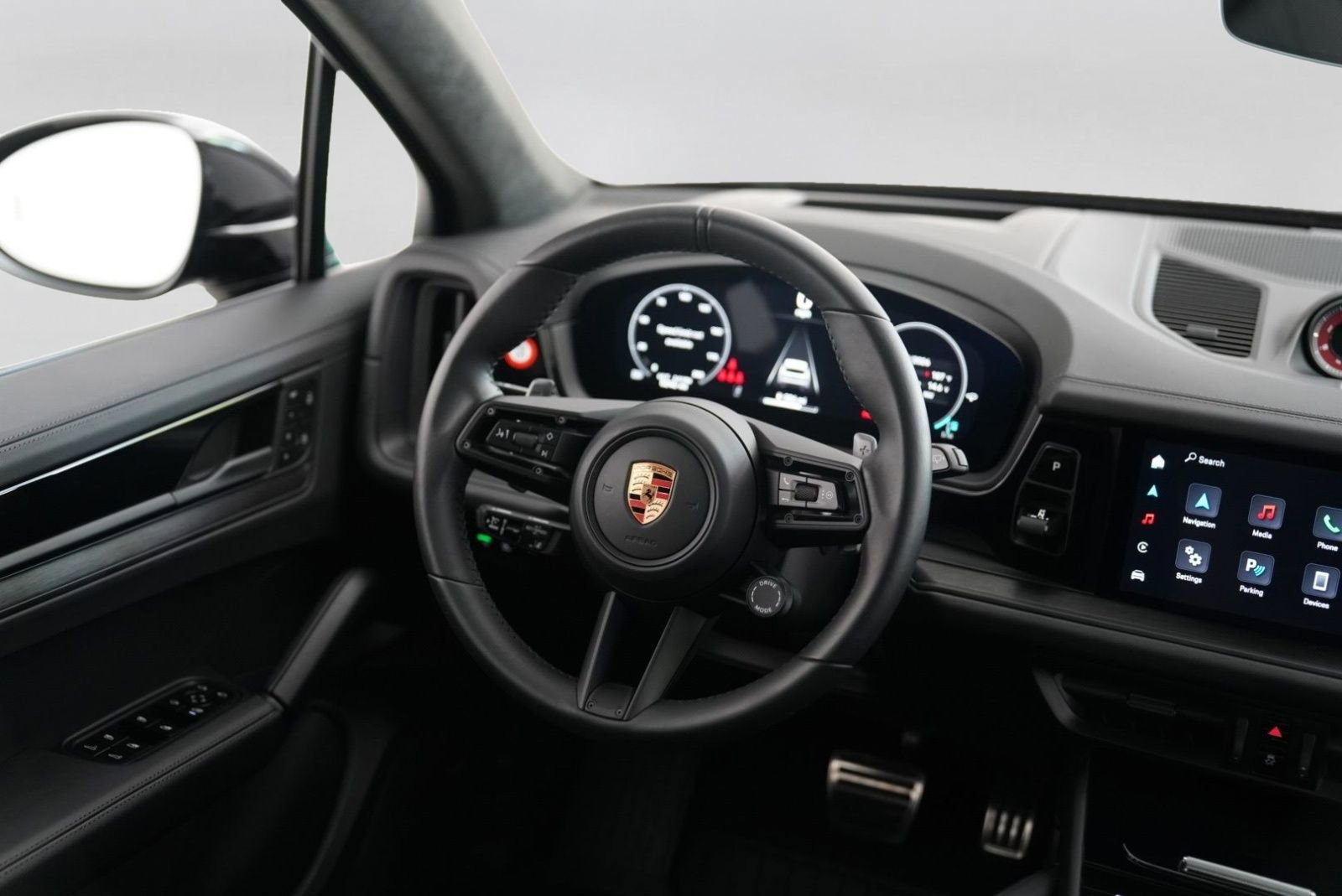 Used 2025 Porsche Cayenne GTS AWD/4WD image 28