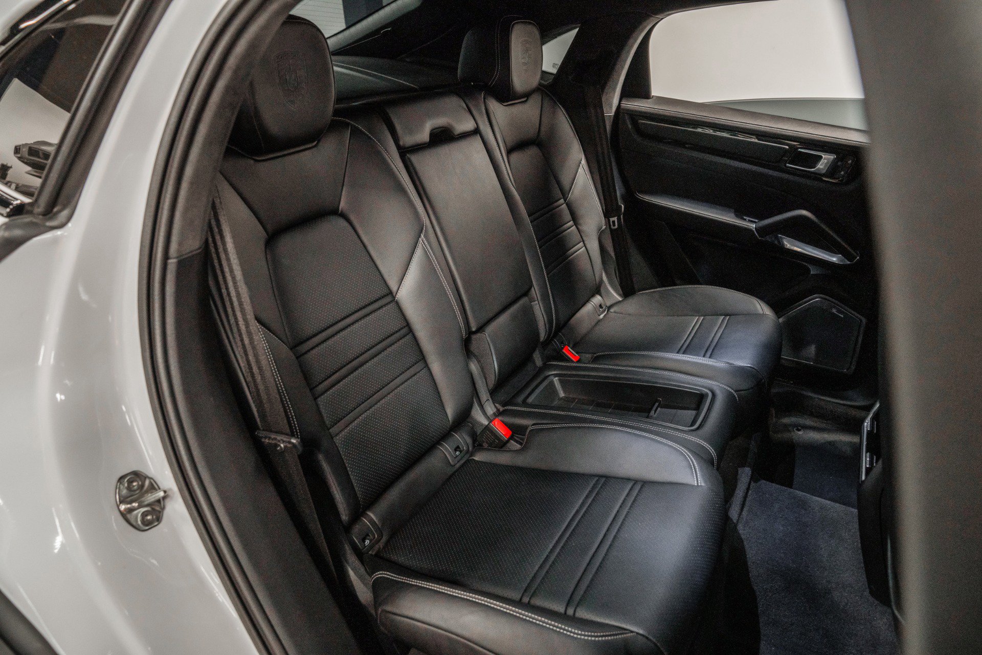 Used 2023 Porsche Cayenne Turbo GT image 31