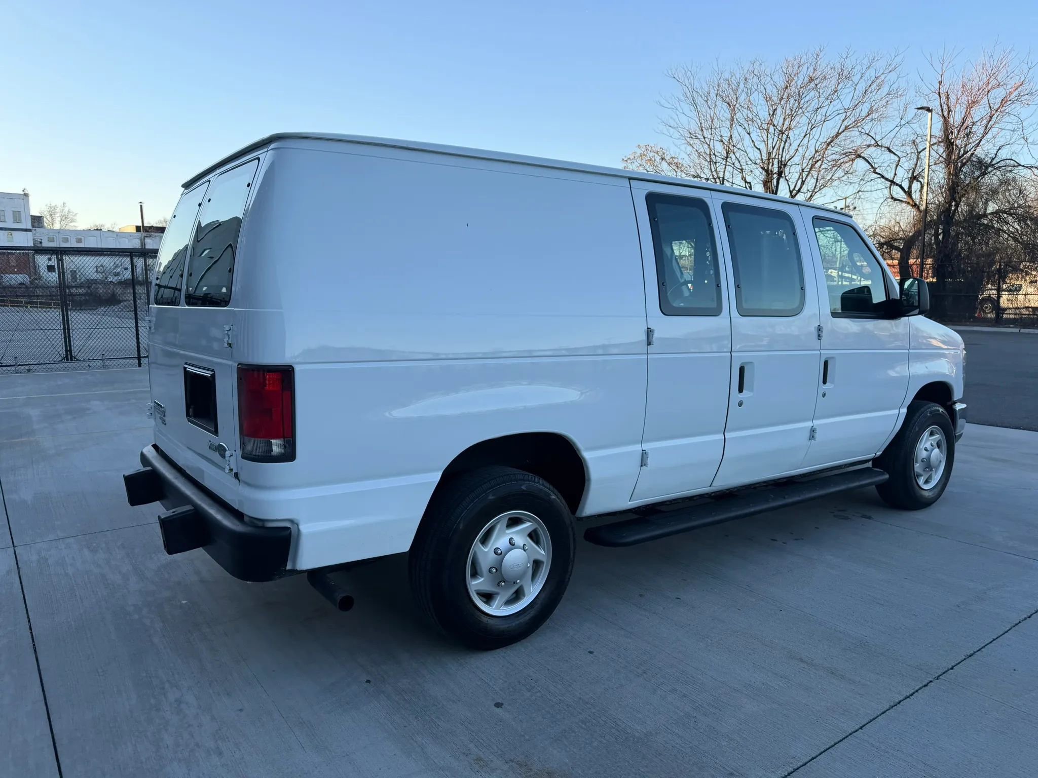 Used 2014 Ford E-250 and Econoline 250 Van 3D w/ Power Group image 10