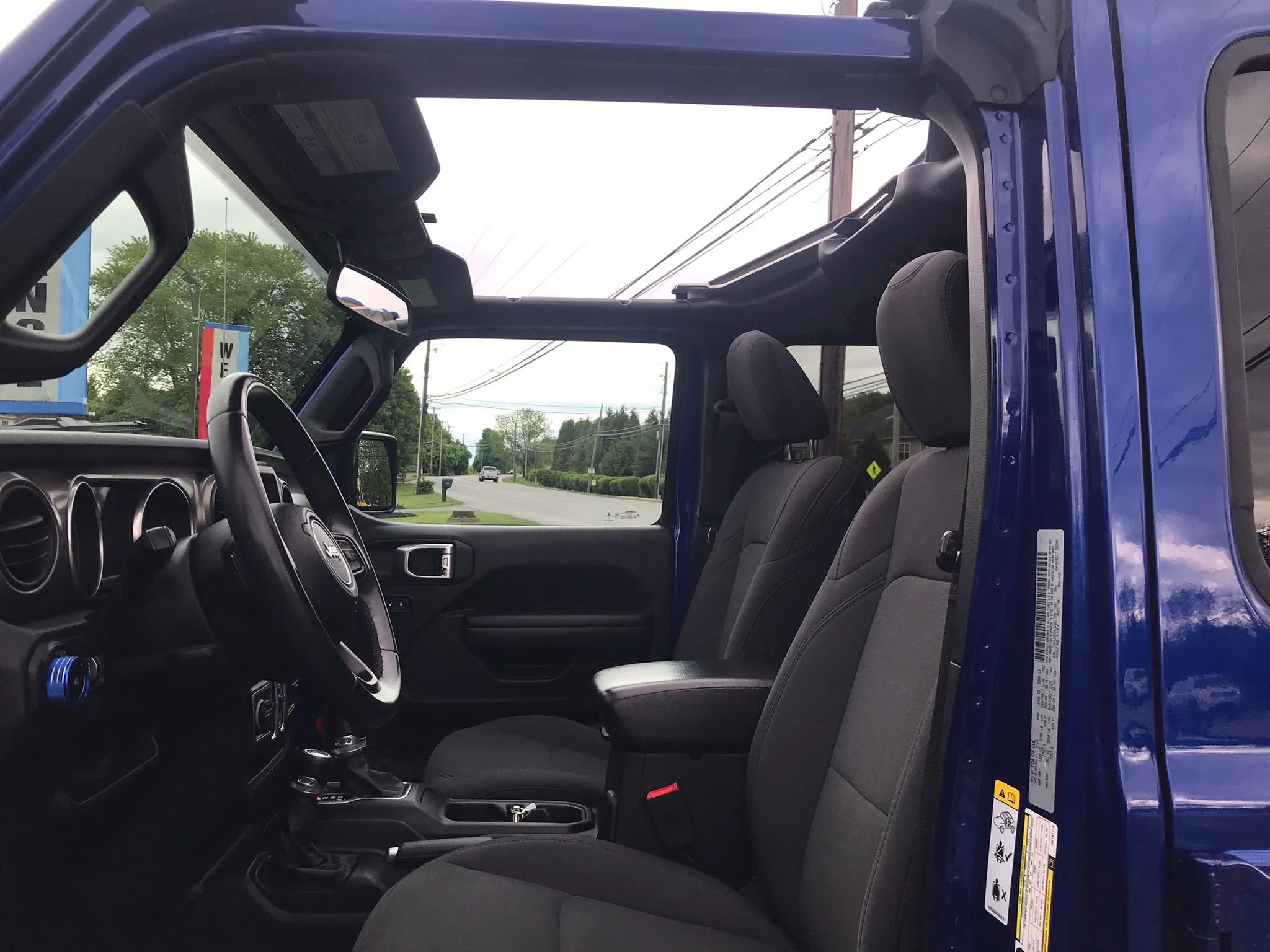 Used 2018 Jeep Wrangler Unlimited Sport S AWD/4WD image 3