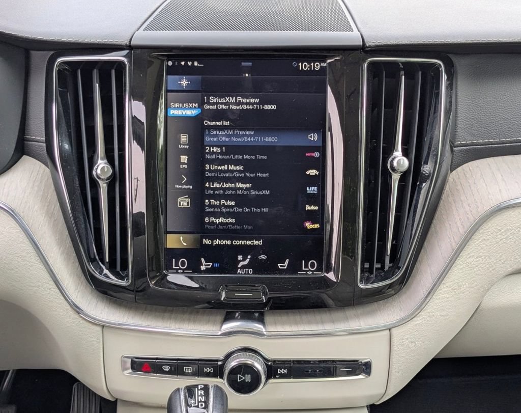 Used 2018 Volvo XC60 T6 Inscription w/ Luxury Seat Package AWD/4WD image 9