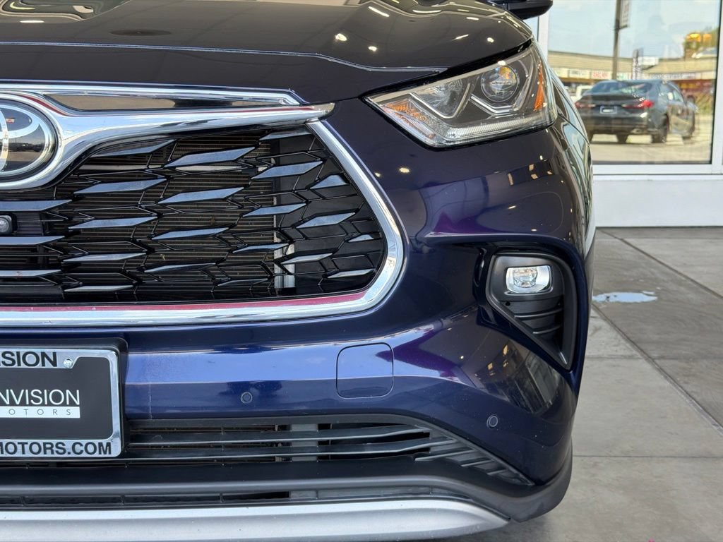 Used 2022 Toyota Highlander Platinum AWD/4WD image 5
