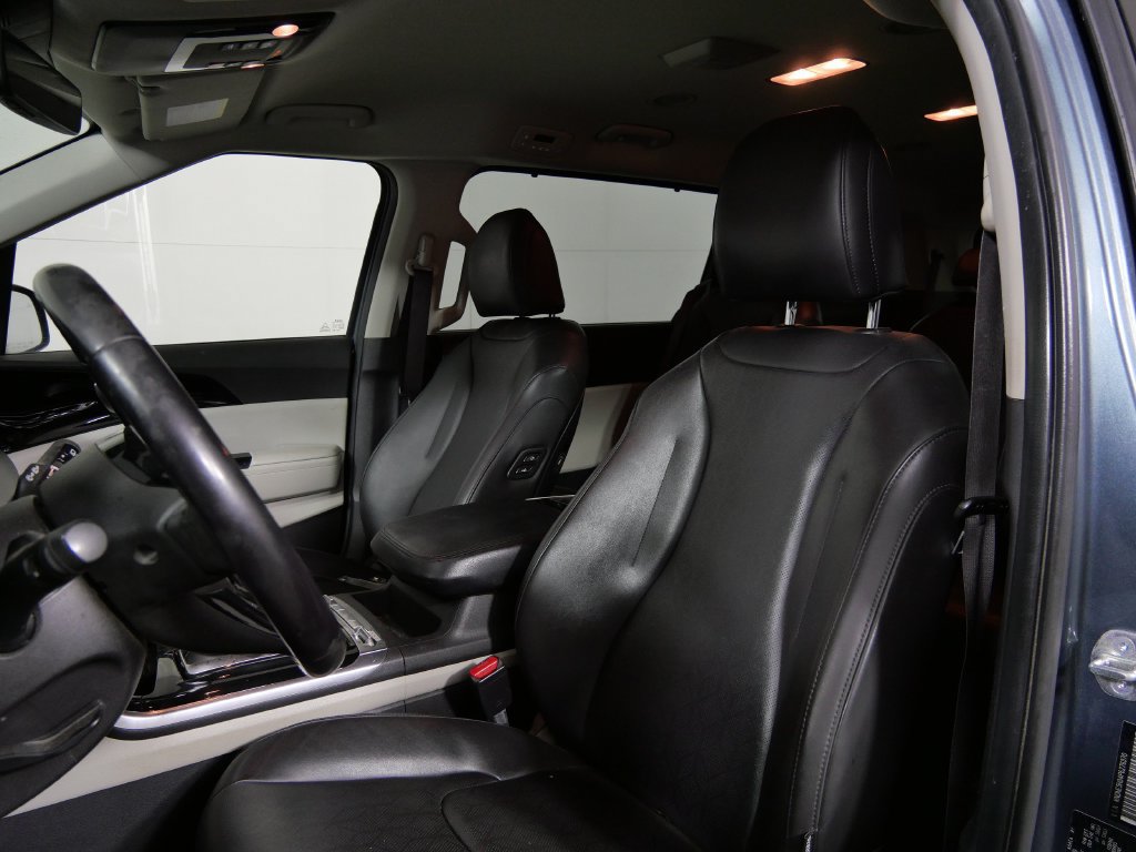 Used 2023 Kia Carnival SX FWD image 11