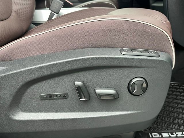 Certified 2025 Volkswagen ID. Buzz Pro S image 30