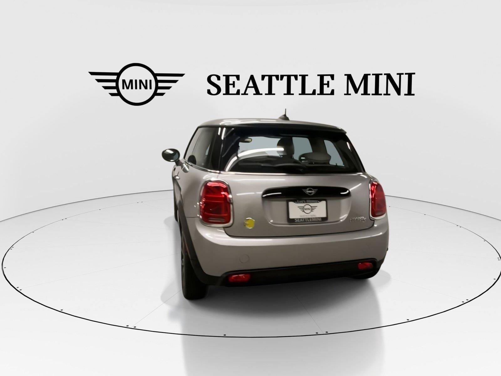 Used 2024 MINI Cooper SE w/ Signature Upholstery Package FWD image 9