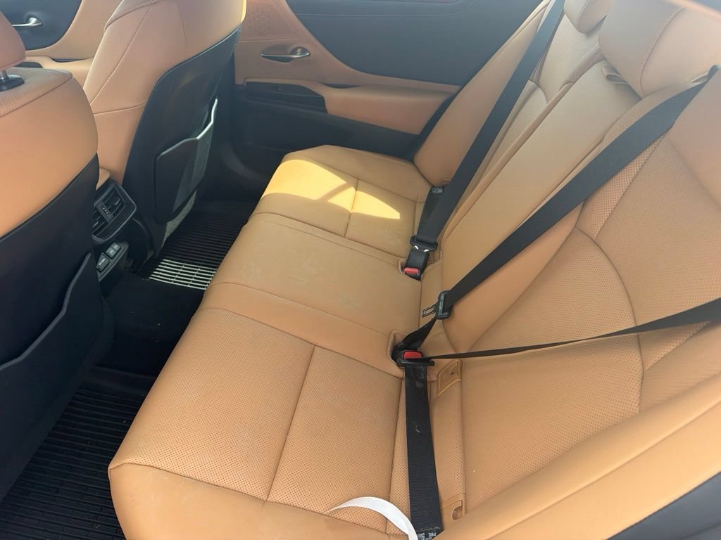 Used 2024 Lexus ES 300h w/ Premium Package FWD image 9