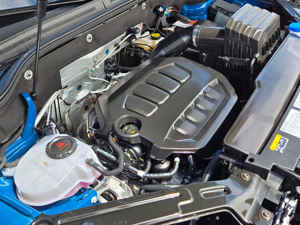 Certified 2025 Volkswagen Atlas Cross Sport SE FWD image 14