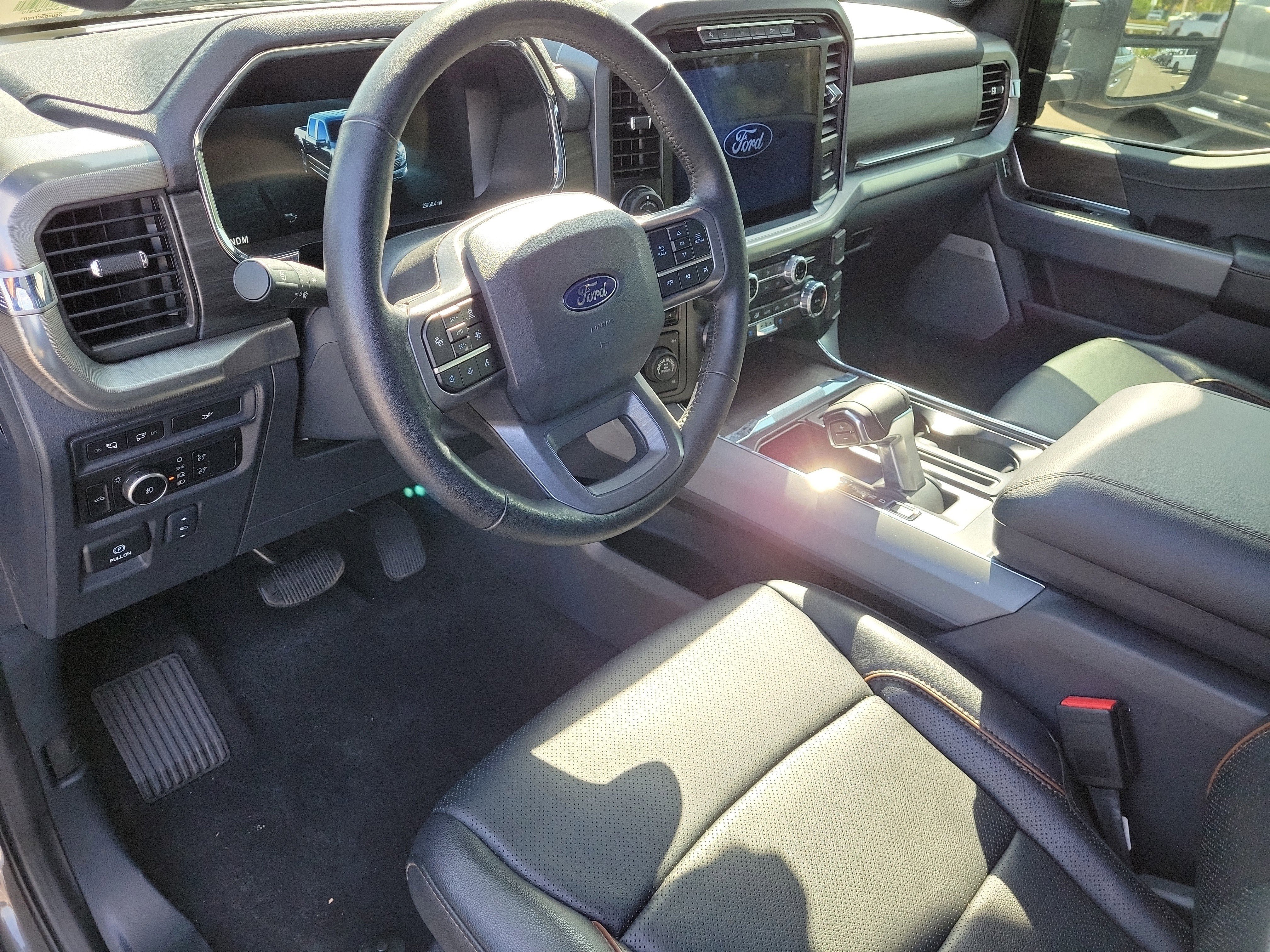 Used 2024 Ford F150 Lariat w/ FX4 Off-Road Package image 12