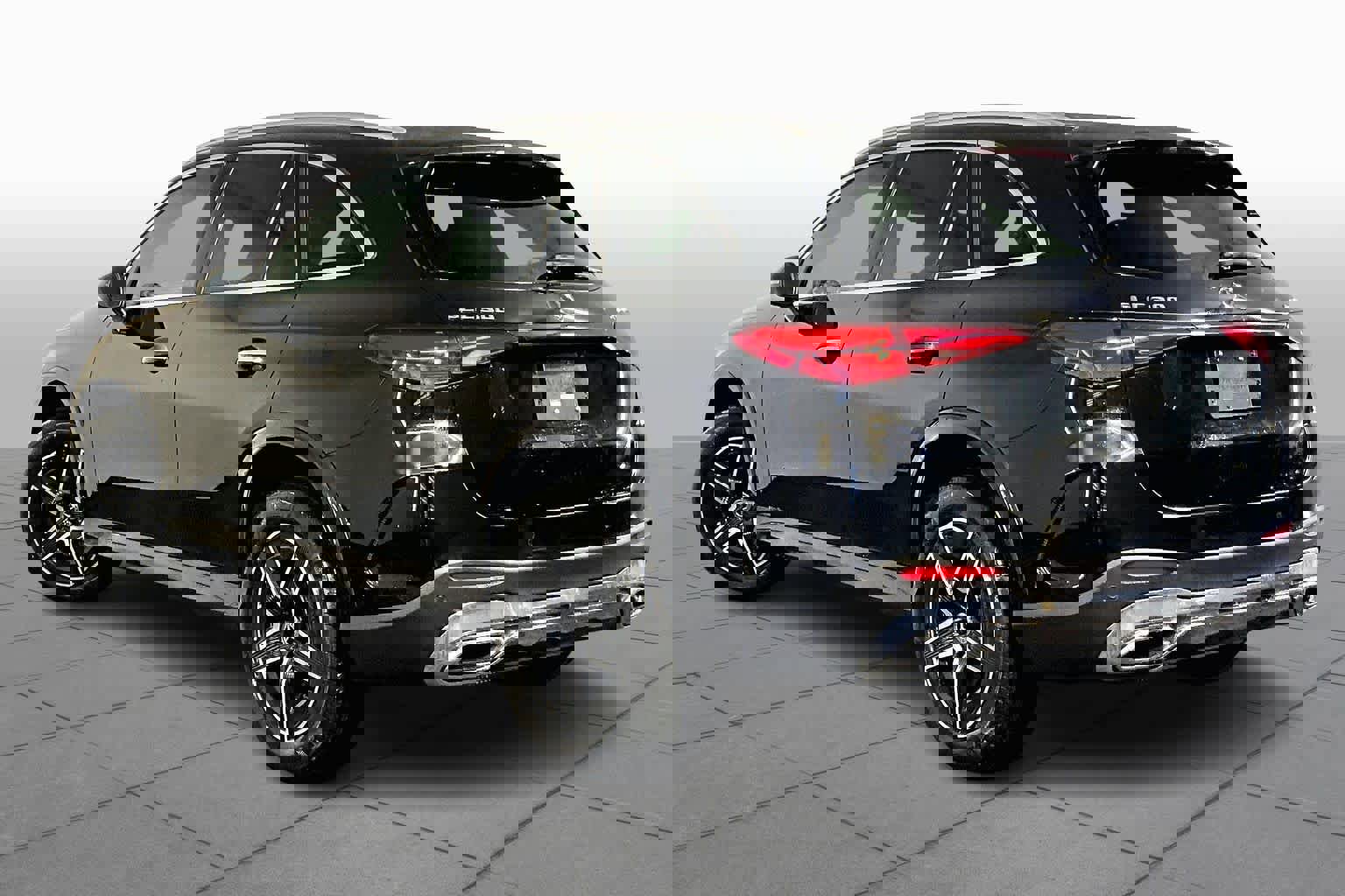 New 2026 Mercedes-Benz GLC 300 4MATIC image 3