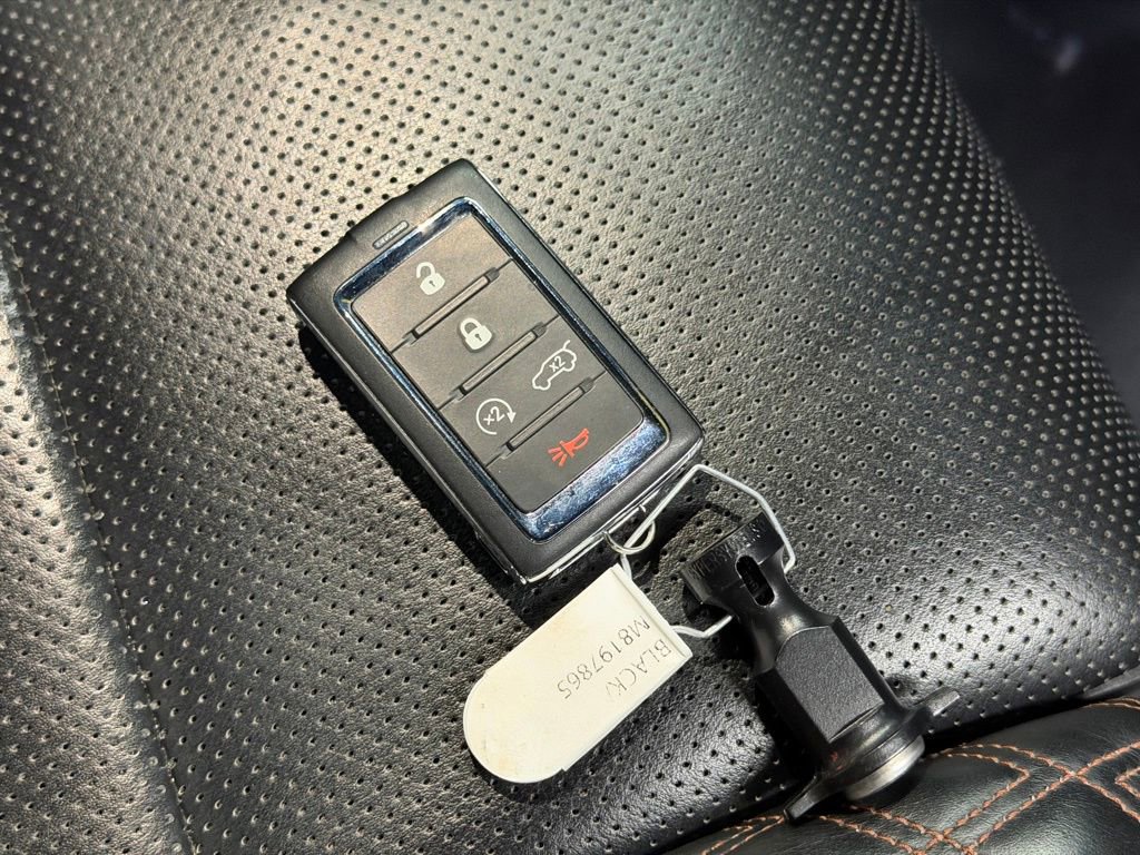 Used 2021 Jeep Grand Cherokee L Summit w/ Luxury Tech Group V image 31