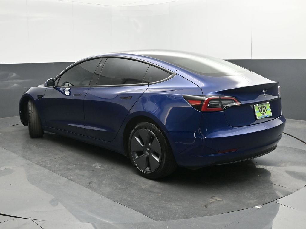 Used 2023 Tesla Model 3 Standard Range image 4