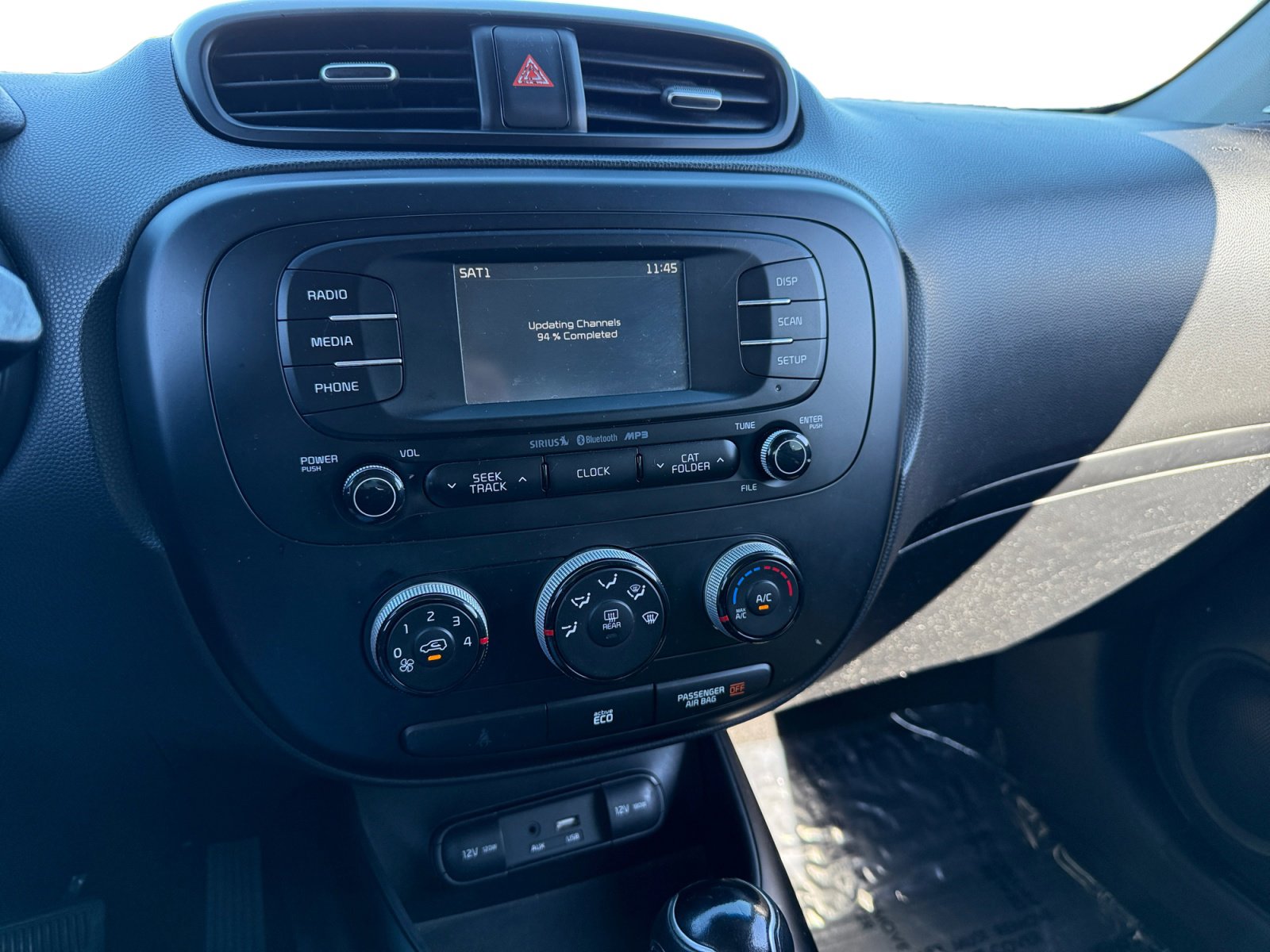 Used 2016 Kia Soul + image 12