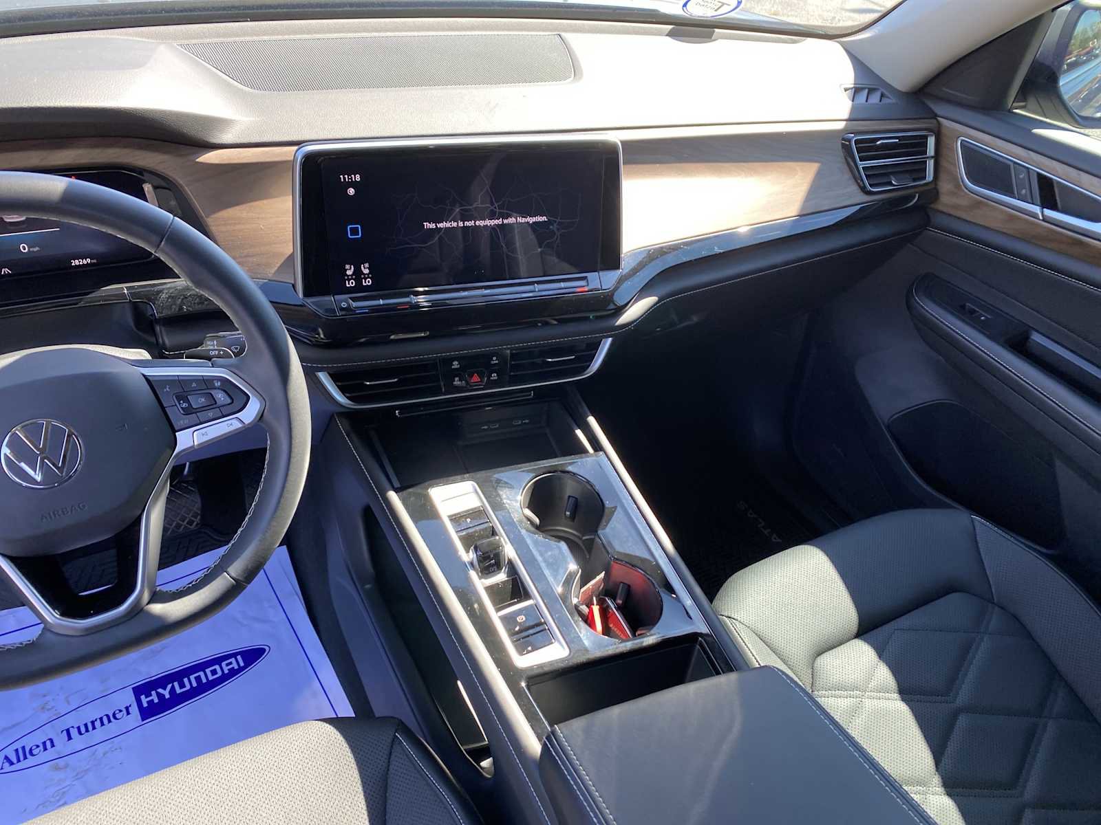 Used 2024 Volkswagen Atlas SE w/ Black Wheel Package image 14