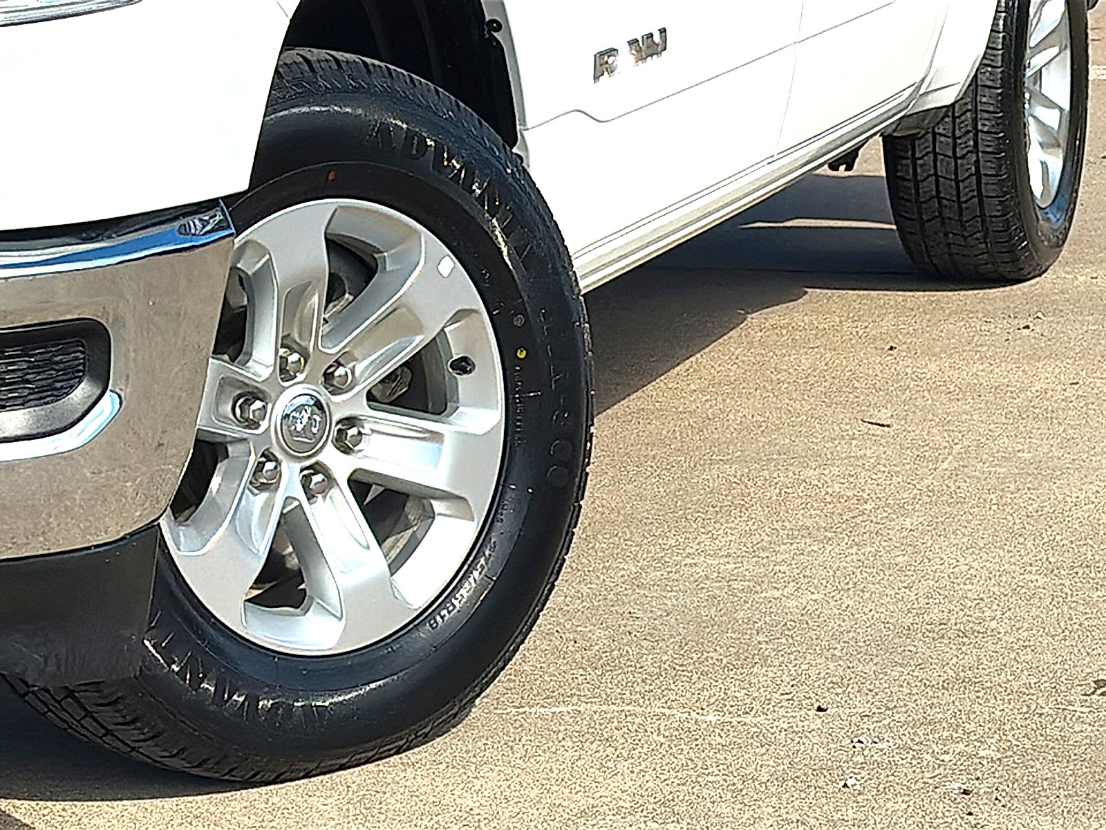 Used 2024 RAM 1500 Laramie image 3